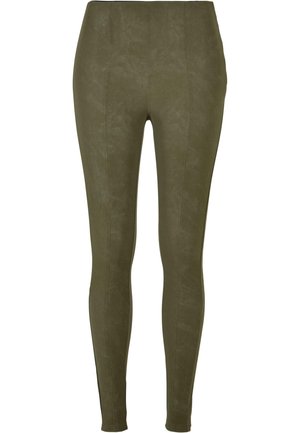 Olajzöld műbőr leggings, elegáns dizájnnal, sima felszíni textúrával és függőleges varrásokkal az elején.