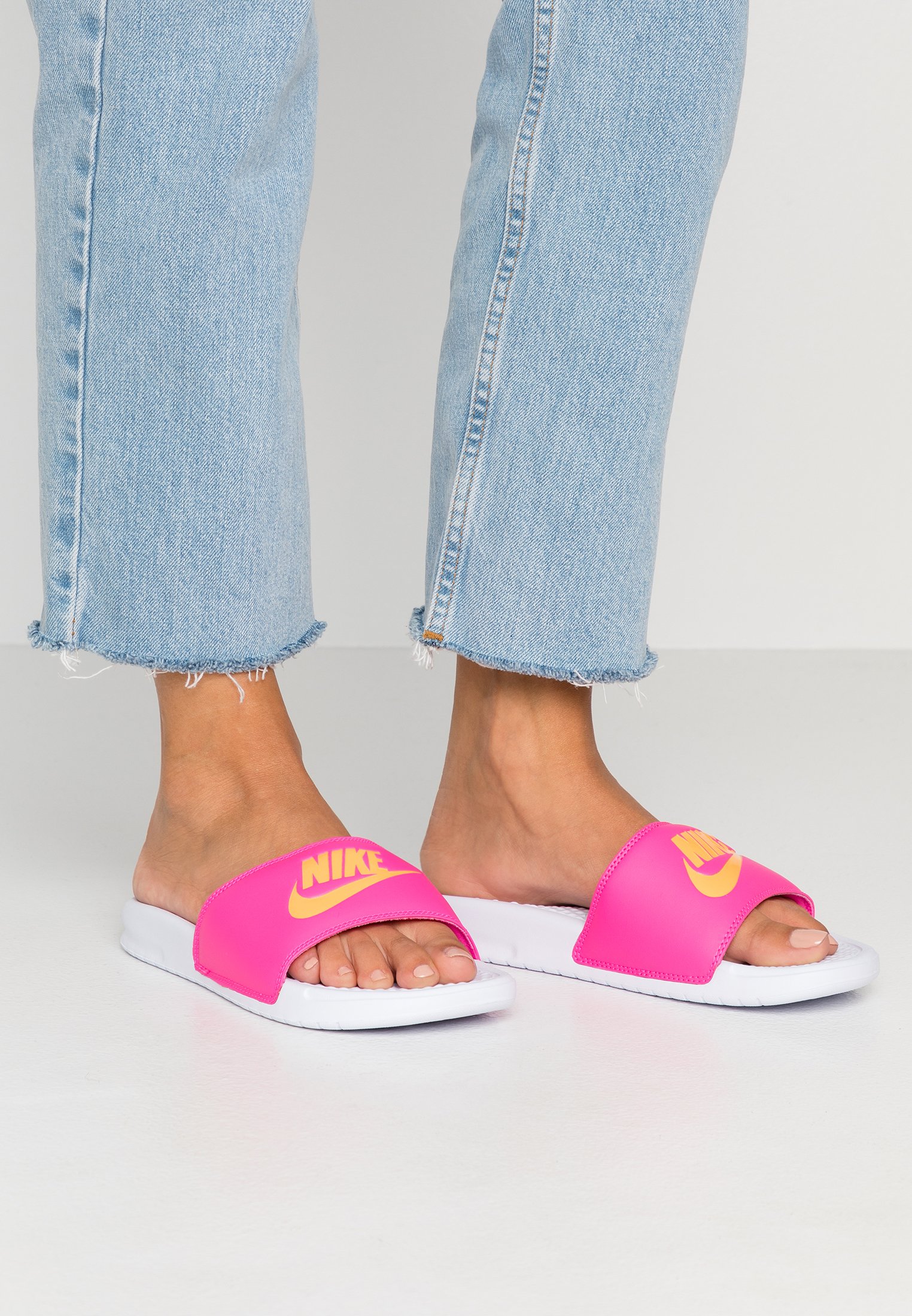 Nike Sportswear BENASSI JDI - Badesandaler - black/laser orange/iron grey Nike Sportswear BENASSI JDI - Badesandaler - black/laser orange/iron grey