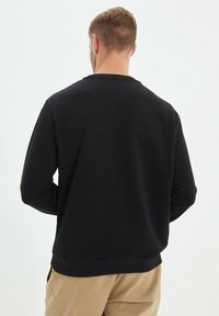 Trendyol Sudadera - black