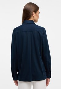 Eterna LOOSE FIT - Button-down blouse - navy