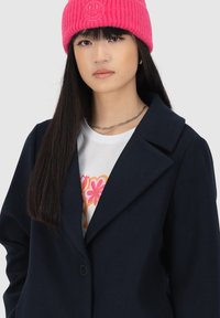 alife & kickin Mantel - marine