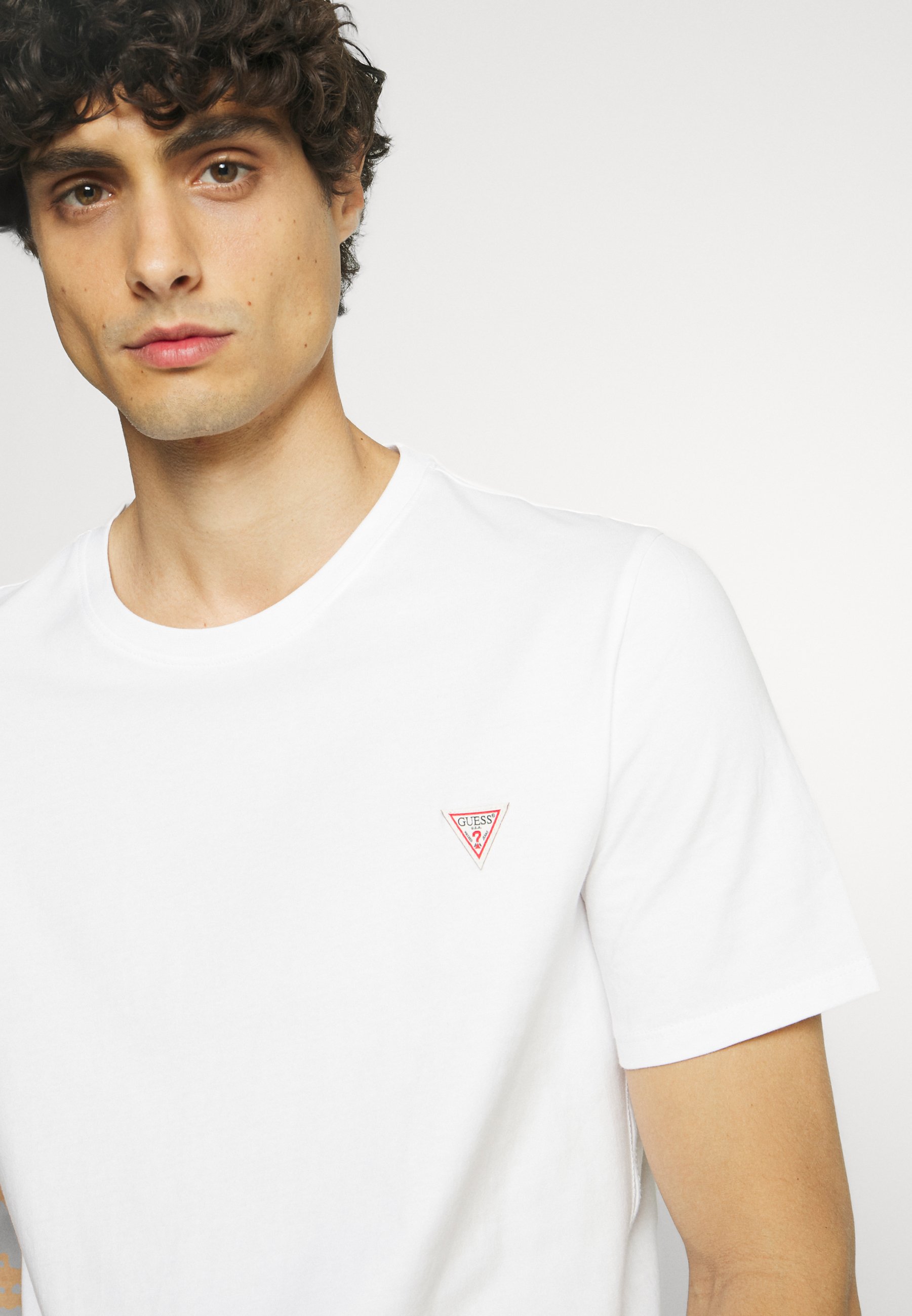 guess small logo tee