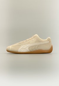 Selected, cashew brown