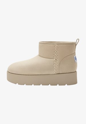PULL&BEAR, Bottines à plateau - beige