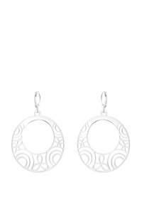 Orecchini a cerchio in argento con intricate incisioni, caratterizzati da un design circolare e da una chiusura a perno sicura.