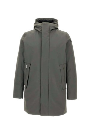 Cappotto isolante verde scuro con colletto alto, chiusura frontale con zip, due tasche laterali e un design minimalista. Tessuto morbido e liscio.