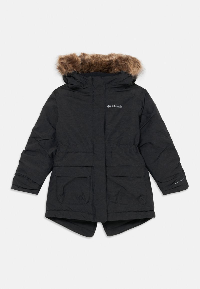 Parka invernale nera imbottita con cappuccio rifinito in pelliccia, due tasche frontali a pattina e logo Columbia sul petto.
