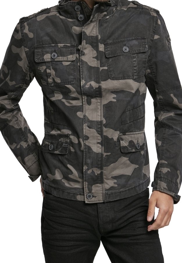 Kamouflagejacka i nyanser av grått och svart, med dragkedja fram, två bröstfickor, knappdetaljer och huva. Tillverkad av strukturerad tyg.