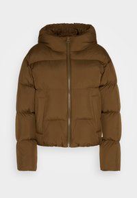 Veste matelassée marron avec capuche, fermeture éclair à l'avant et deux poches latérales, conçue pour les temps froids.