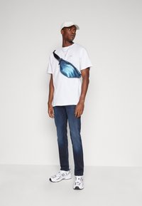 Denim Project CITY TEE - Marškinėliai su spaudiniu - optic white