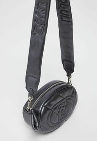 LIU JO GLOSSY QUILTED - Bandolera - black