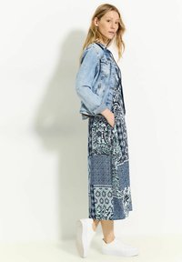 Cecil PATCHWORK PRINT - Denní šaty - blau