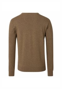 Brauner Pullover mit langen Ärmeln und rundem Halsauschnitt. Der Stoff erscheint weich mit einer glatten Textur, hat ein sauberes Rückendesign und einen gerippten Saum.
