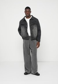 FAVELA HEAVY CUTLINE WAVE JACKET - Denimová bunda - black