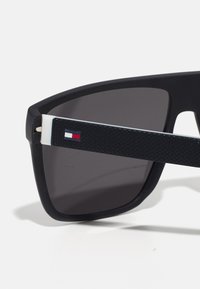 Tommy Hilfiger Ochelari de soare - matte blue