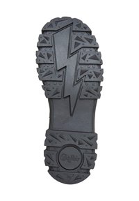 Semelle de chaussure en caoutchouc noire avec des crampons profonds, un grand motif d'éclair au centre et le nom de la marque Buffalo près du talon.