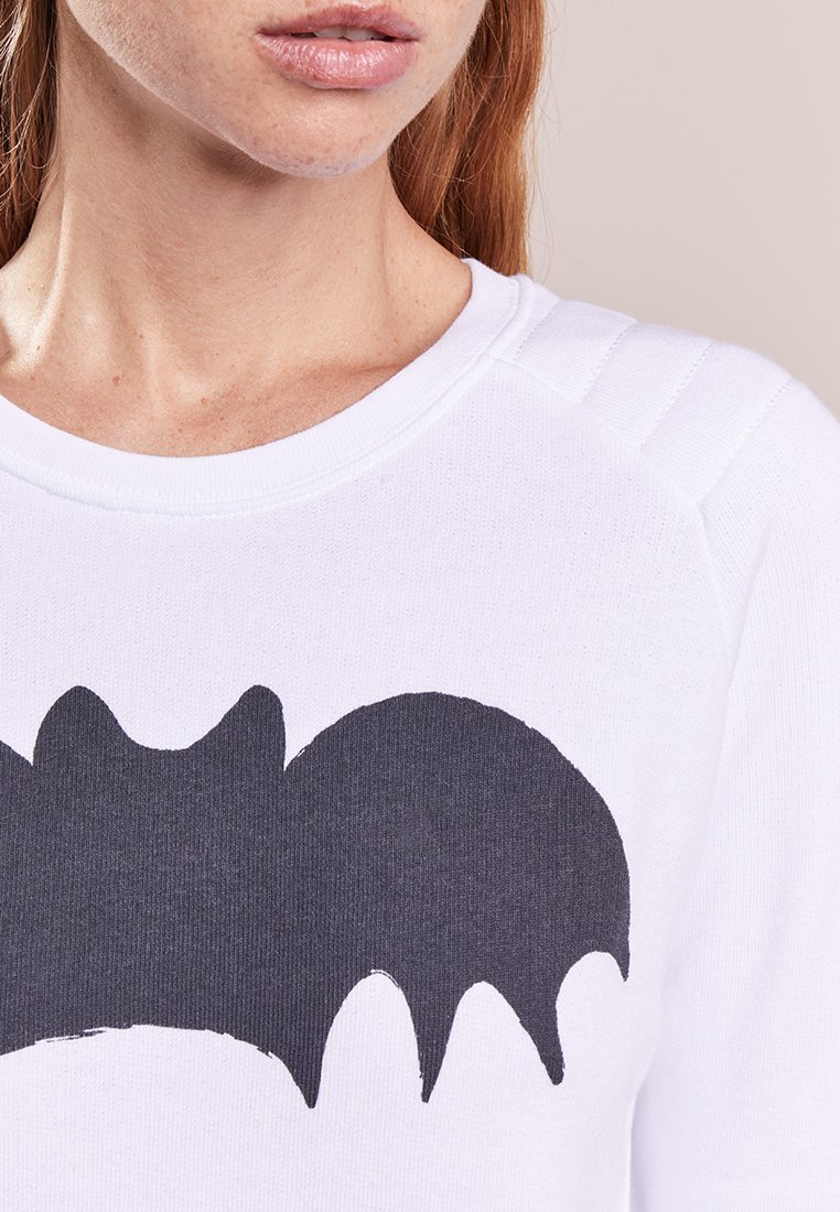 zoe karssen bat t shirt
