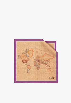Sciarpa quadrata con stampa vintage della mappa del mondo in tonalità beige e marrone, bordo viola, piegata ad un angolo.