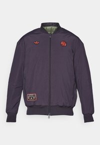 adidas Originals FC BAYERN ICON JACKET - Klubbklær - aurora black/base green