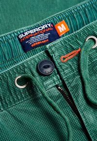 Superdry & Co Šortky - green