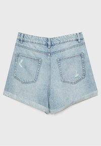 Jasnoniebieskie szorty dżinsowe z postrzępionym dołem, dwoma tylnymi kieszeniami i wysokim stanem. Zniszczone detale na kieszeniach podkreślają design.