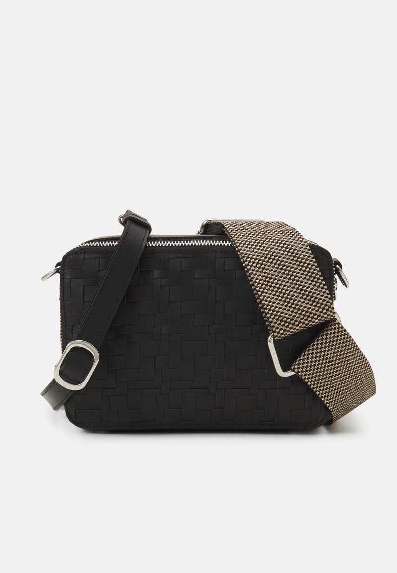 Still Nordic STILLAGGIE BRAIDED 2 ROOM - Axelremsväska - black
