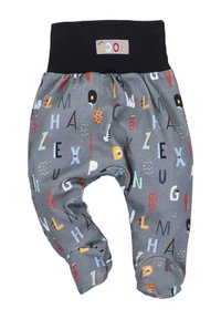 Grijze kinderbroek met een elastische zwarte tailleband, versierd met een kleurrijk alfabetpatroon en speelse ontwerpen zoals vissen en ogen.