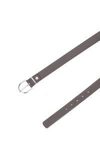 Grauer Ledergürtel mit strukturierter Oberfläche, ausgestattet mit einer silbernen Metallschnalle und einer Niete, sowie mehreren Einstellungslöchern.