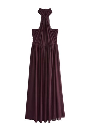 Mouwloze avondjurk tot op de vloer in diep bordeaux met halternek en geplooide taille-detail.
