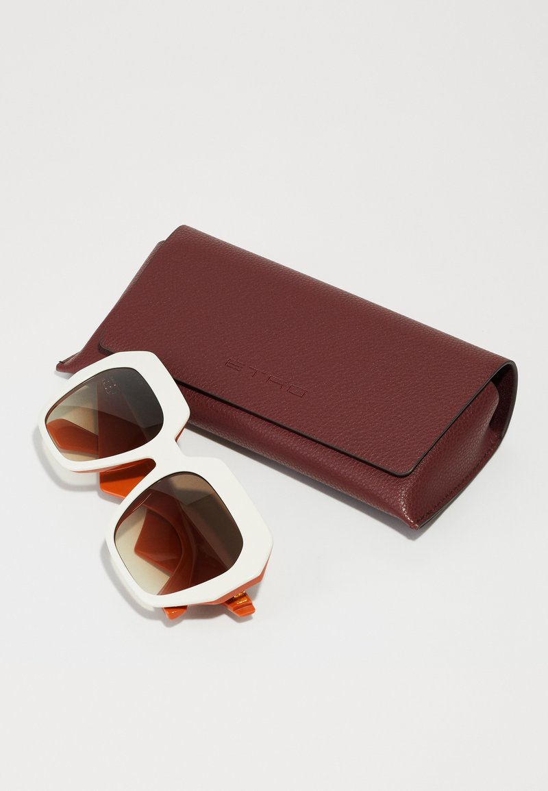 White Oversized Square ETRO Sunglasses with Brown Lenses Etro | Accessories | Etro Sunglasses Etro026s 079u70  main image 4