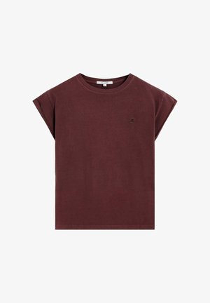 Bordeaux katoenen t-shirt met korte, opgerolde mouwen en een ronde hals. Beschikt over een klein logo op de borst. Gladde textuur, relaxte pasvorm.