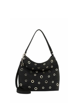 Borsa a tracolla nera con decorazioni in occhielli d'argento e due tracolle, una corta e una lunga, con charm metallici a forma di lettere attaccati.