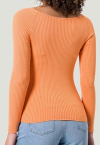 zero Sweter