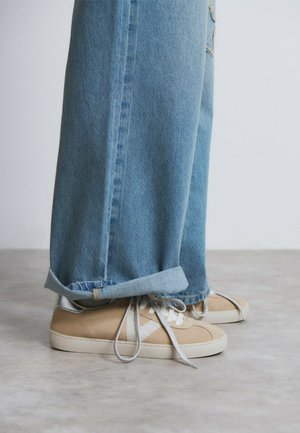 BAMBA BERLIN DETALLE GLITTER - Baskets basses - beige