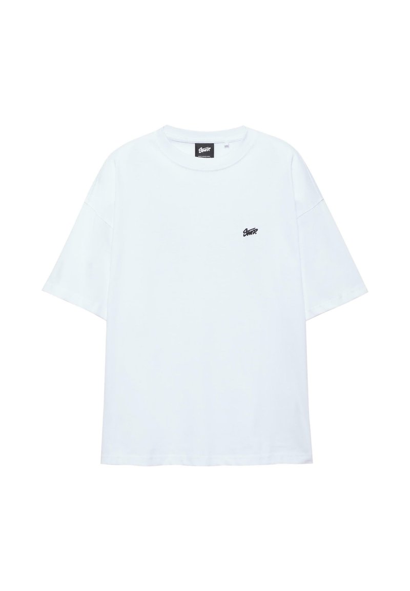 Weißes kurzärmeliges T-Shirt aus Baumwolle mit rundem Ausschnitt und kleinem schwarzem Logo auf der linken Brust.