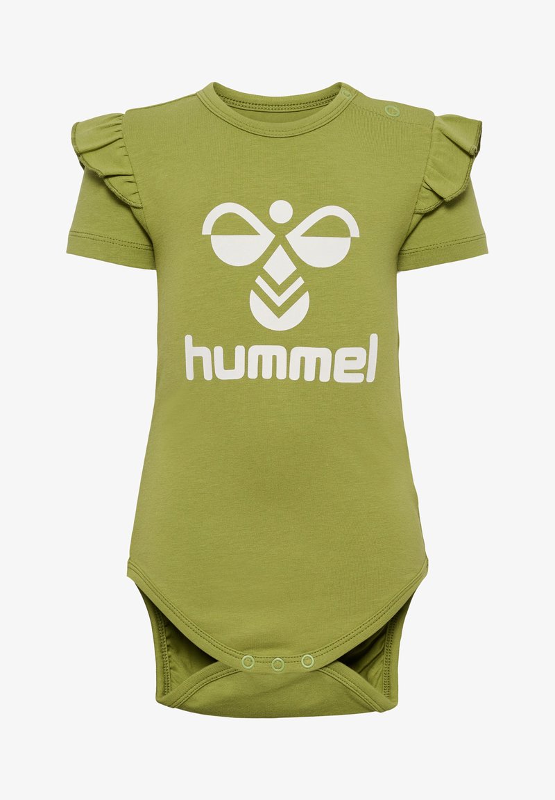 Grön bomullsoverall med korta volangärmar, vit logotryck framtill, knäppningar vid axeln och botten för enkel påklädnad.