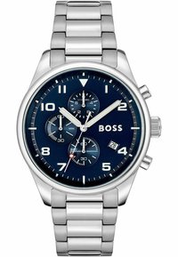Edelstahlarmbanduhr mit blauem Zifferblatt, silbernen Stundenmarkierungen und Chronographenfunktionen. Enthält drei Subdials und eine Datumsanzeige.