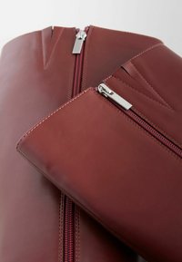 Next Stiefel - burgundy red