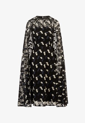 Czarna koronkowa sukienka z kwiatowym wzorem w bieli i granacie, z długimi przeźroczystymi rękawami i okrągłym dekoltem. Udekorowana akcentami haftu.