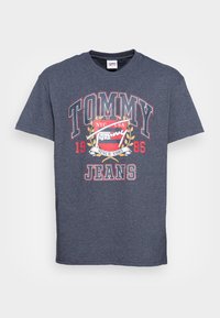 Tommy Jeans VINTAGE WASHED COLLEGE TEE UNISEX  - T-shirts med print - twilight navy