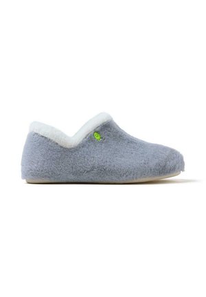Pantofole grigie pelose con una superficie testurizzata, dotate di una fodera in pelliccia bianca e un piccolo dettaglio verde sul lato. Design morbido e facile da indossare.