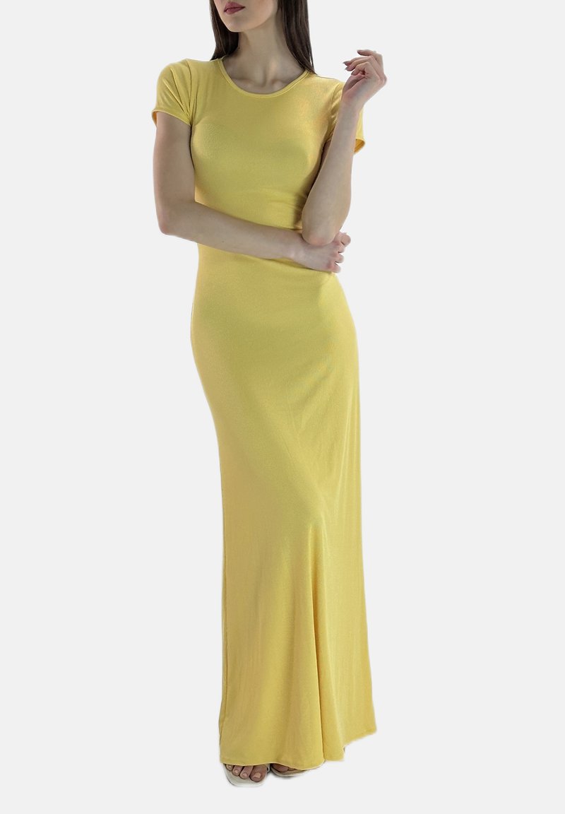 Gele, maxi-jurk met korte mouwen in een aansluitend ontwerp met een uitlopende zoom. Zachte, gladde textuur met een lichte glans. Geen opvallende accenten zichtbaar.