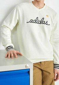 adidas Originals Sweatshirt - off-white