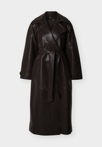 Μακρύ καφέ σκούρο δερμάτινο παλτό τρεντς με φαρδιές πέτο γιακάδες, διπλή σειρά κουμπιών, ζώνη στη μέση και κουμπωτά μανίκια.