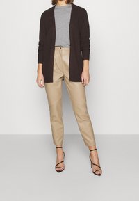 Vero Moda Kofta - dark brown