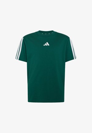 Ciemnozielona koszulka Adidas z białymi potrójnymi paskami na rękawach i białym logo Adidas na środku klatki piersiowej.