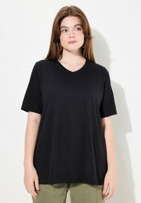 Ulla Popken GRANDES TAILLES - Jednoduché tričko - stone gray