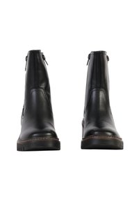 Zwarte leren enkellaarsjes met een gladde afwerking, zijritsen, versterkte stiksels en een robuuste zool voor grip.