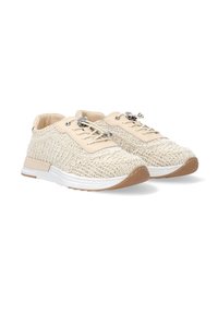 Beige Sneaker mit strukturiertem, gewebtem Obermaterial, leichter Polsterung und Gummisohle. Verfügt über dekorative Schnürsenkel und Metallösen.