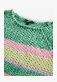Ausgewählt, green stripe